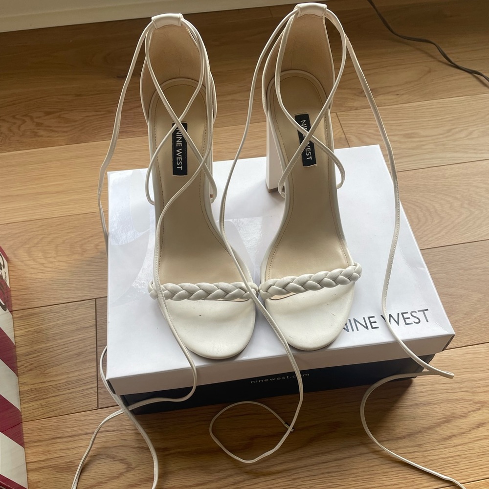 EUC white heels. lace up